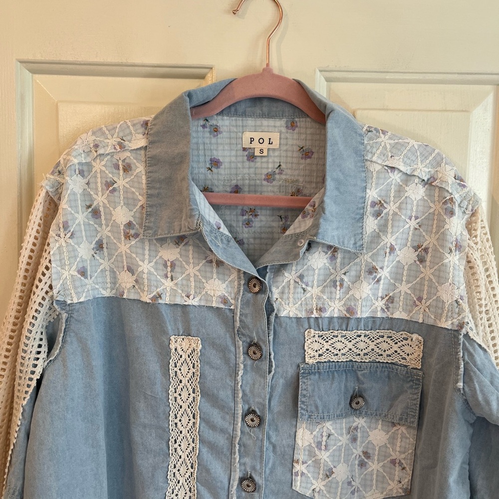 🌸POL Lace Patchwork Denim Jacket🌸 - Picture 7 of 16
